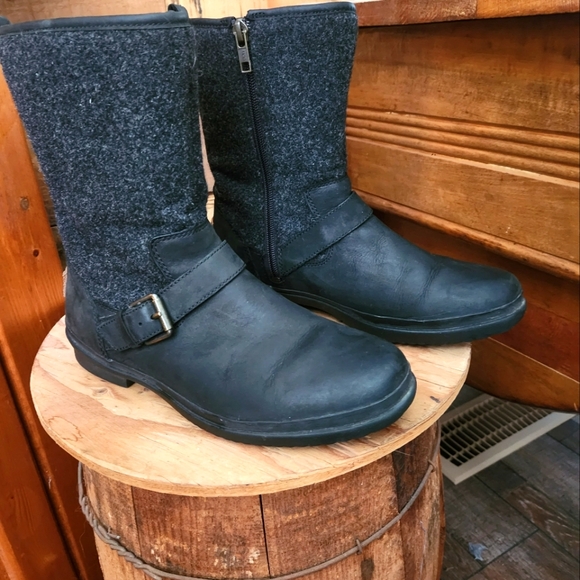 UGG WOMENS WATERPROOF STOUT BLACK ANKLE BOOTIES-SIZE 8 - Picture 2 of 10